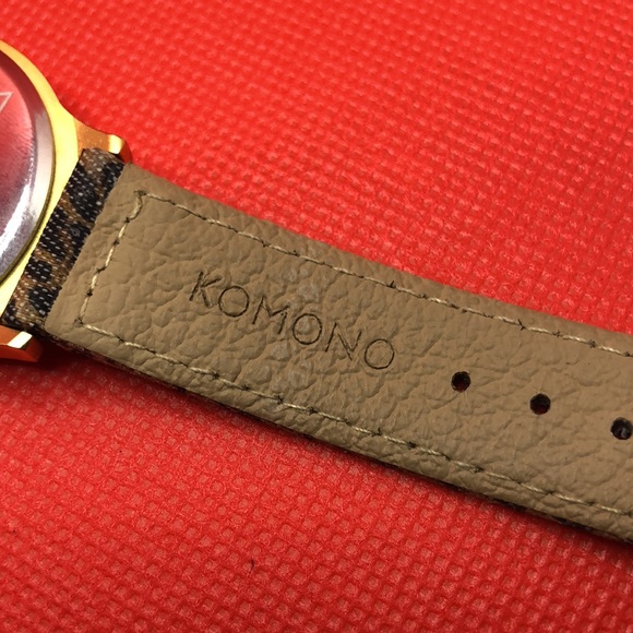 Komono Ladies Watch- leopard print band and gold tone - Picture 6 of 10